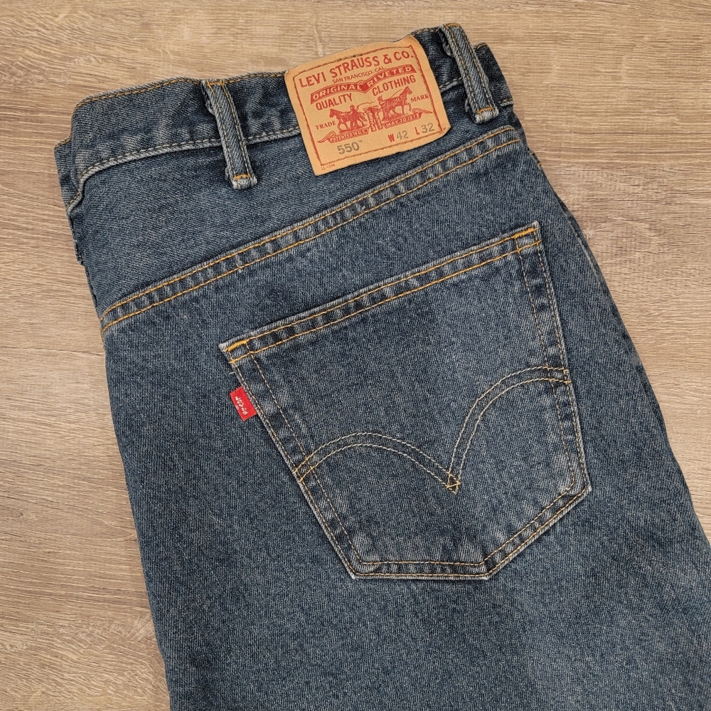 Like New Mens LEVIS Jeans 550